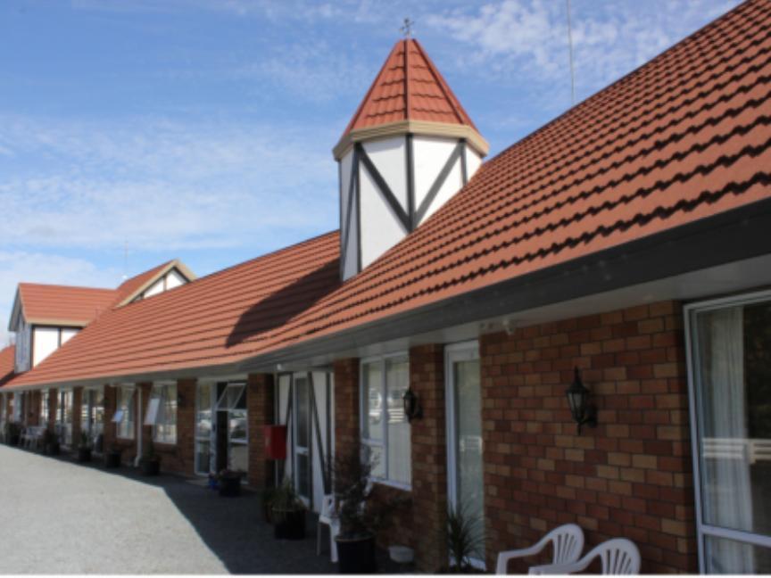 Castle Court Motel Веллсфорд Екстер'єр фото